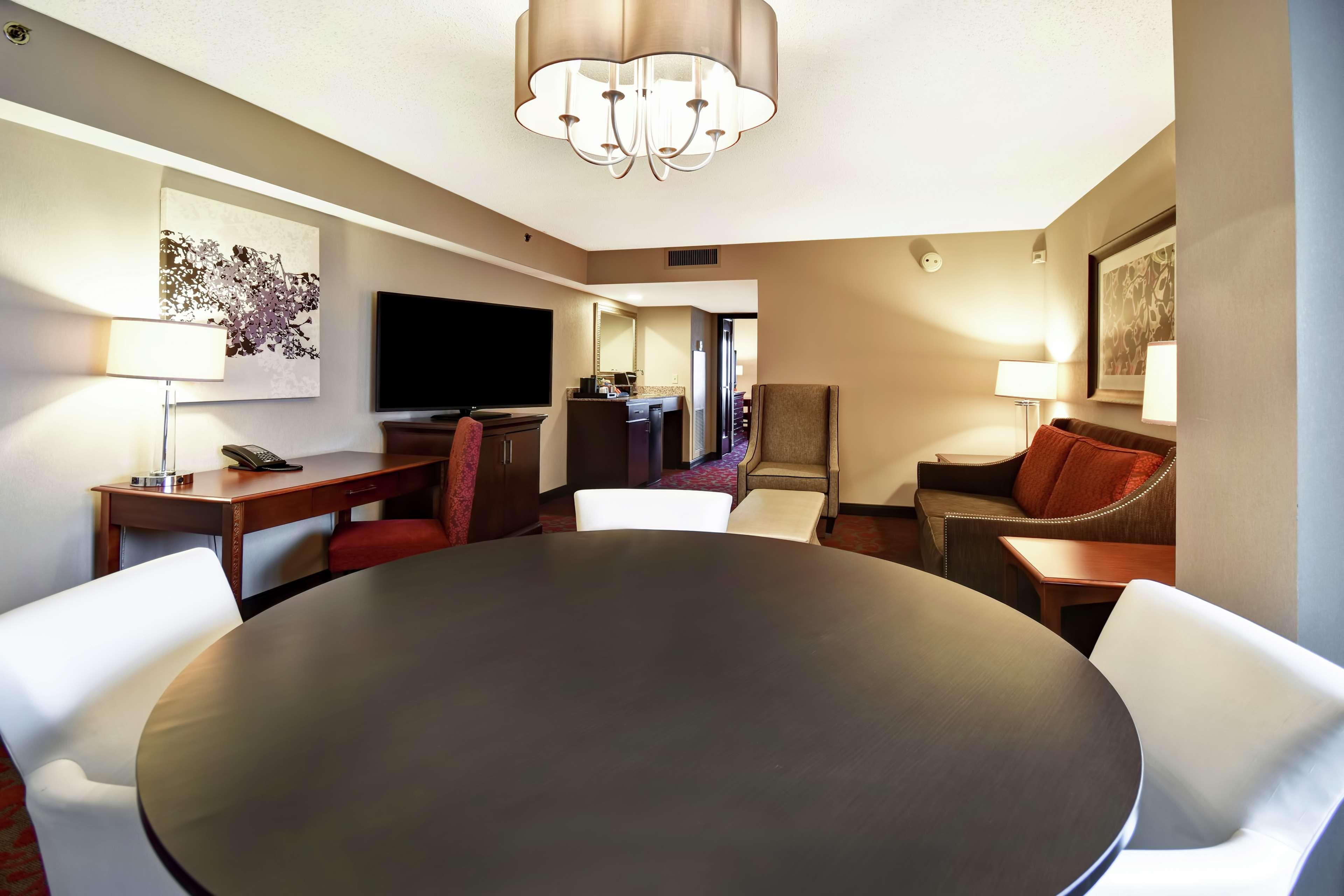 Embassy Suites By Hilton Dulles Airport Херндон Экстерьер фото